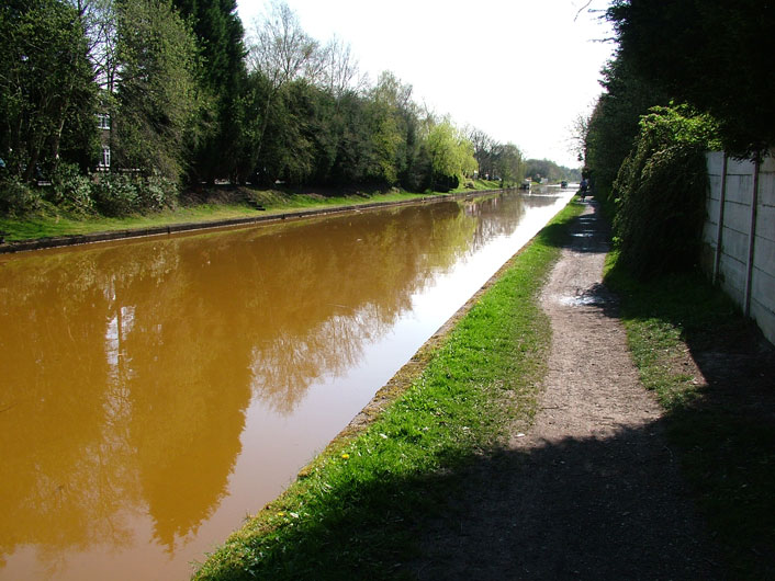 Leaving Worsley, note canal colour