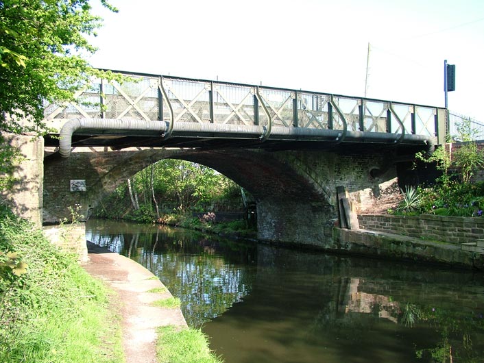 Stanny Lunt bridge (Bridge 16)