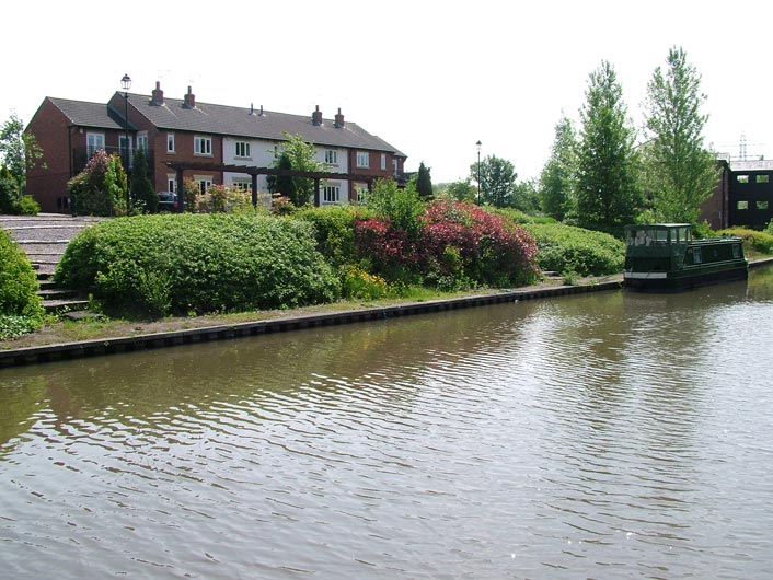 Houses at Preston Brook