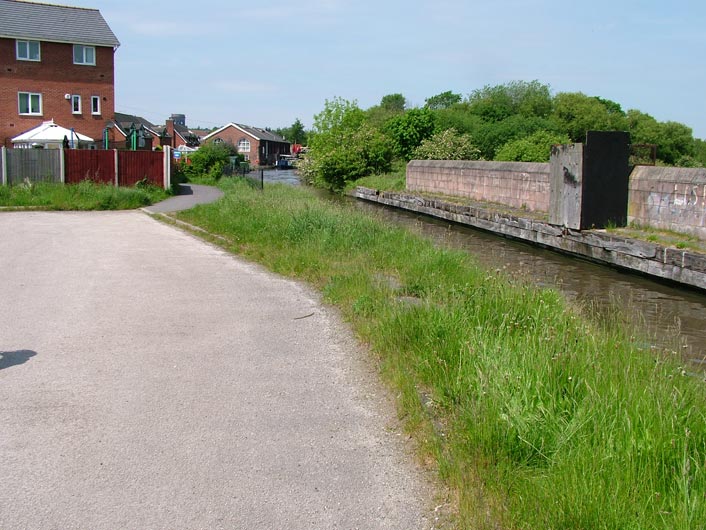 Heading from Preston Brook junction to Runcorn