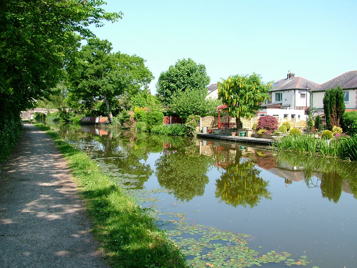 A few more houses but the area was quiet