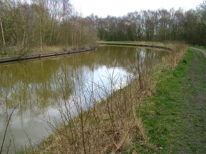 Around this corner the canal changes colour