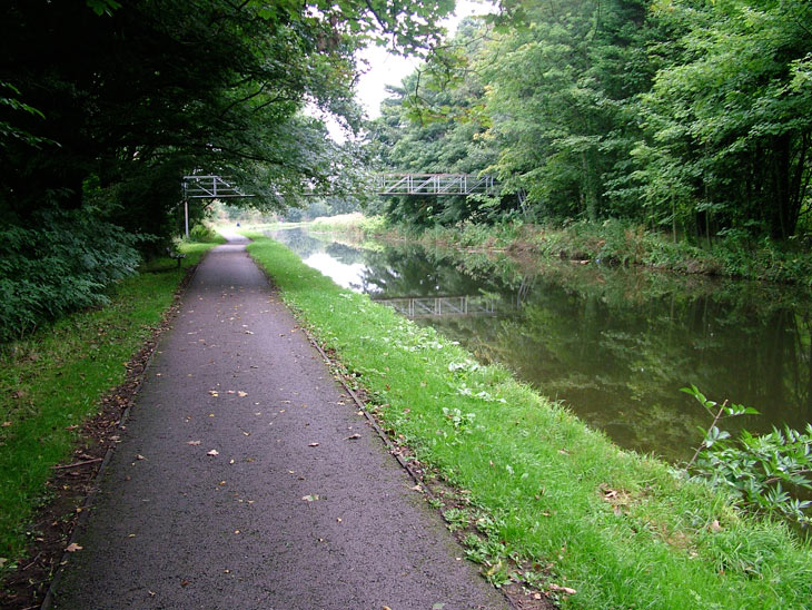 Unnamed footbridge