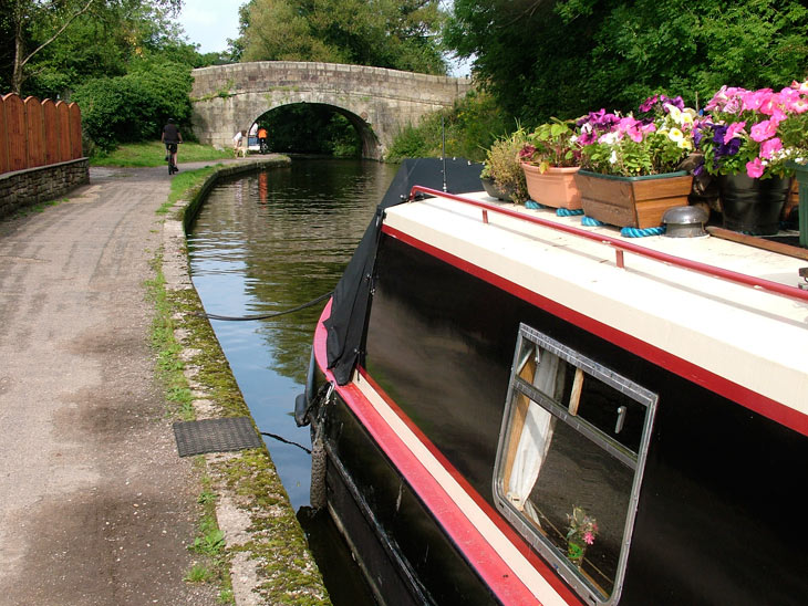 Bolton Cinder Ovens bridge (Bridge 125)