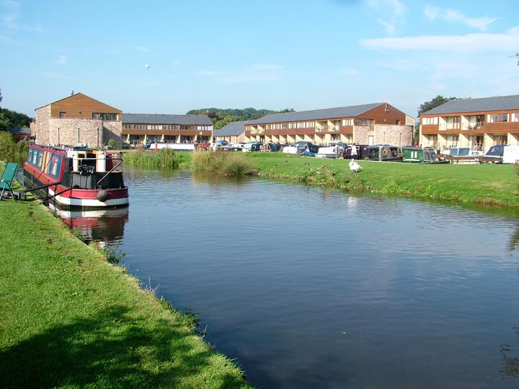 Tewitfield Marina