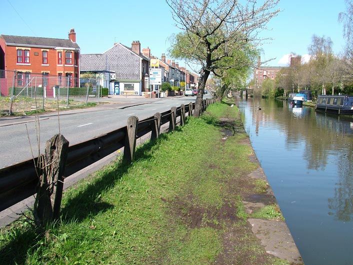 Looking back, note proximity to Worsley Road